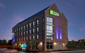 Holiday Inn Express Cambridge West - Cambourne By Ihg